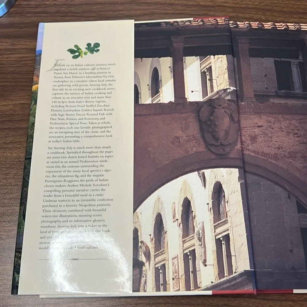 Williams-Sonoma Savoring Italy Cookbook / Coffee Table Book